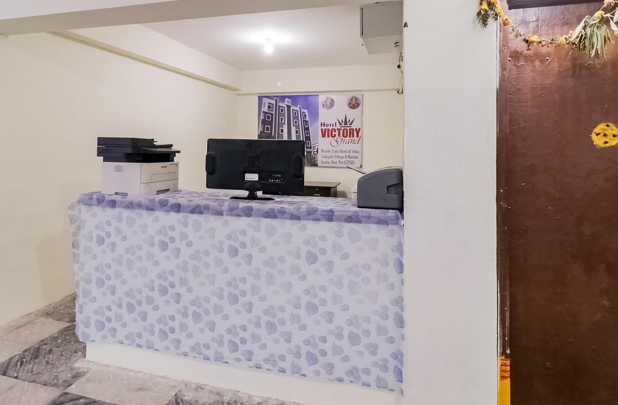 Oyo46726胜利大酒店 Tadepalle 外观 照片